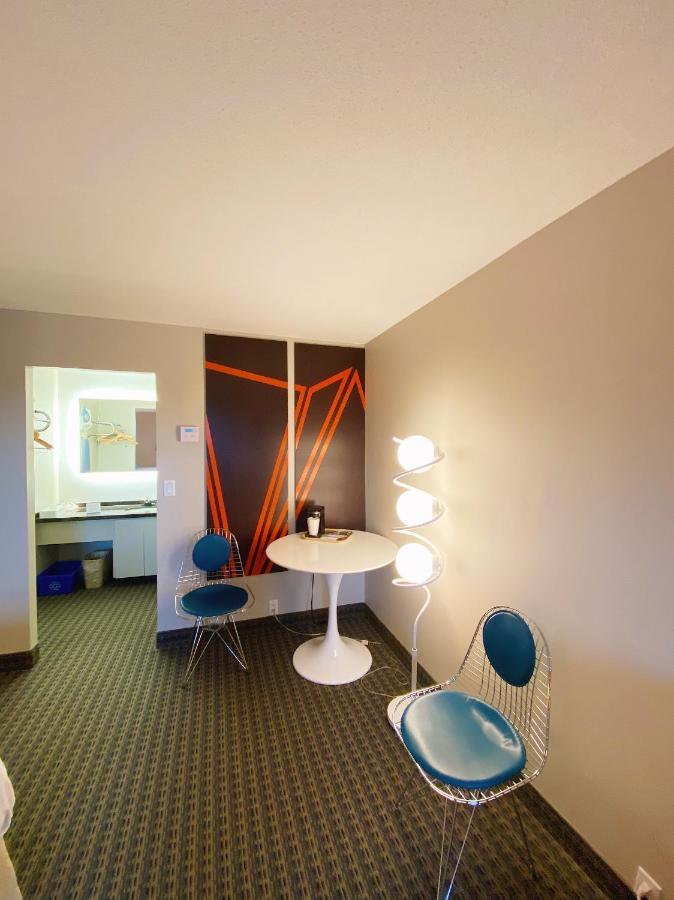 Howard Johnson By Wyndham Gravenhurst Esterno foto