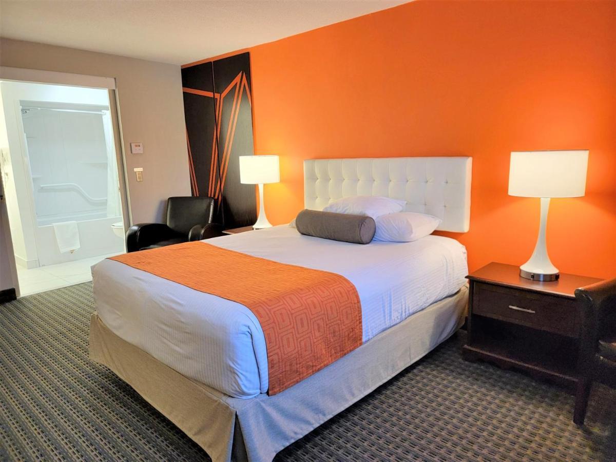 Howard Johnson By Wyndham Gravenhurst Esterno foto