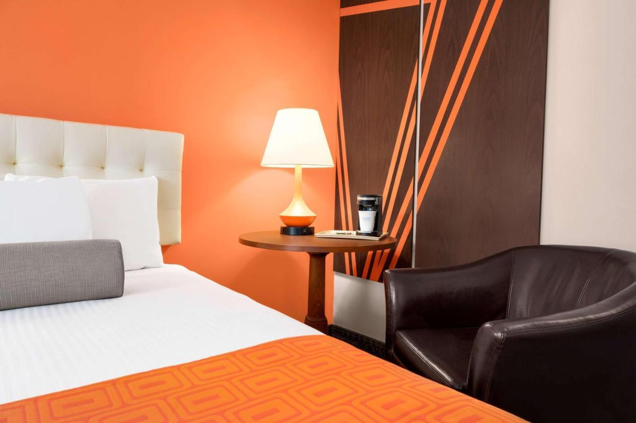 Howard Johnson By Wyndham Gravenhurst Esterno foto