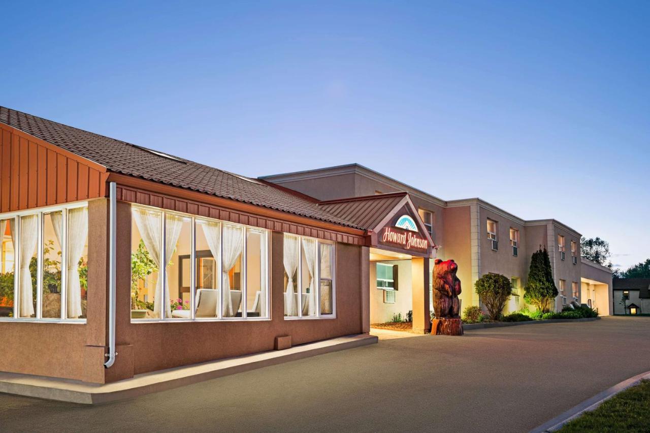 Howard Johnson By Wyndham Gravenhurst Esterno foto
