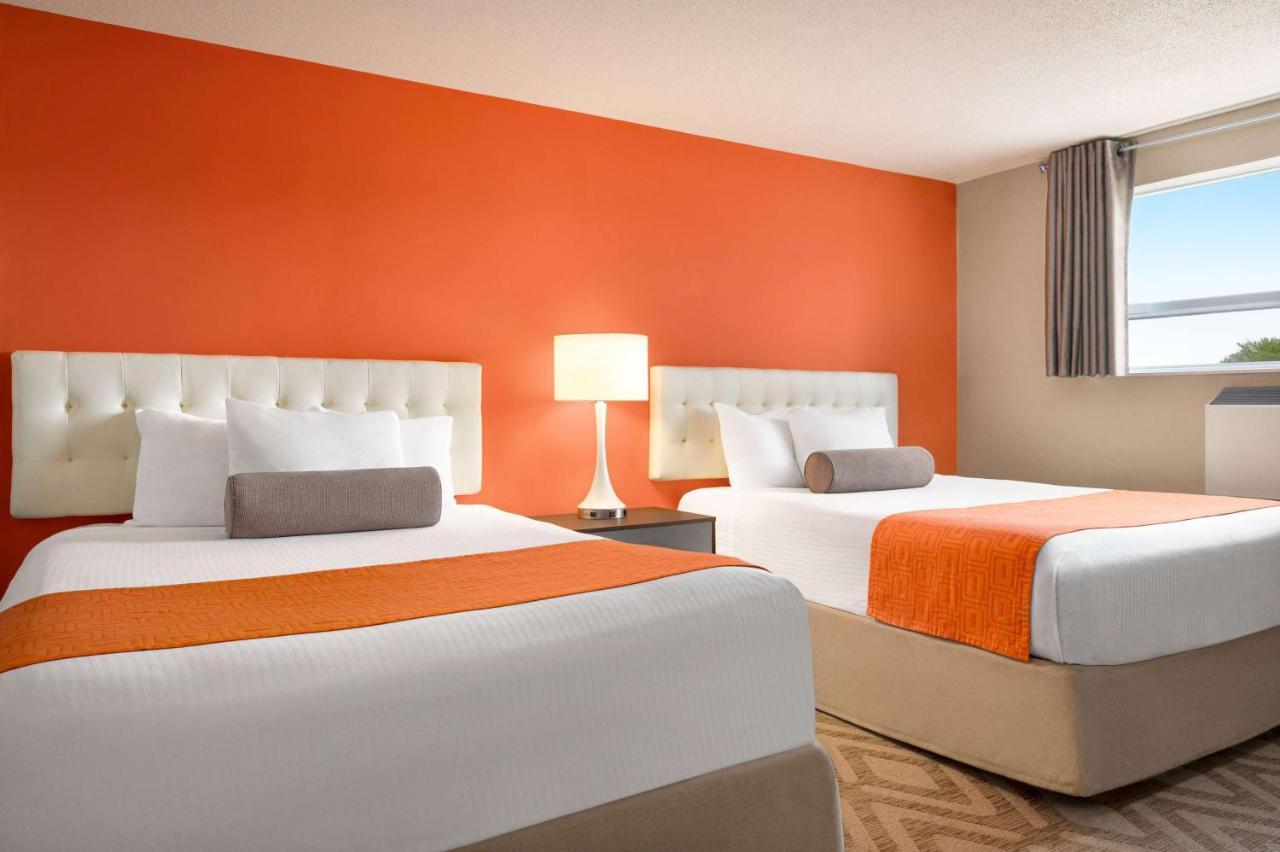 Howard Johnson By Wyndham Gravenhurst Esterno foto