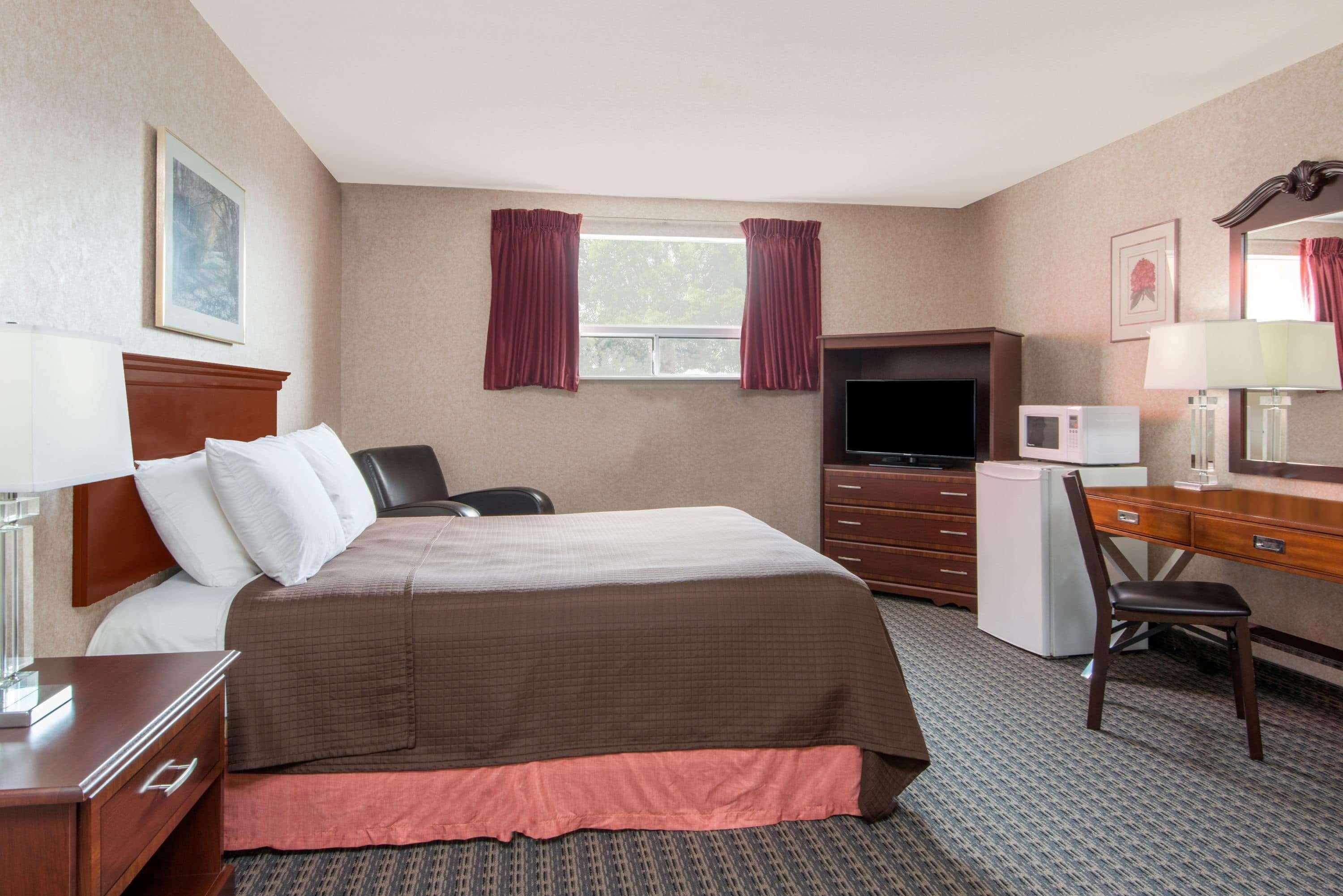 Howard Johnson By Wyndham Gravenhurst Esterno foto